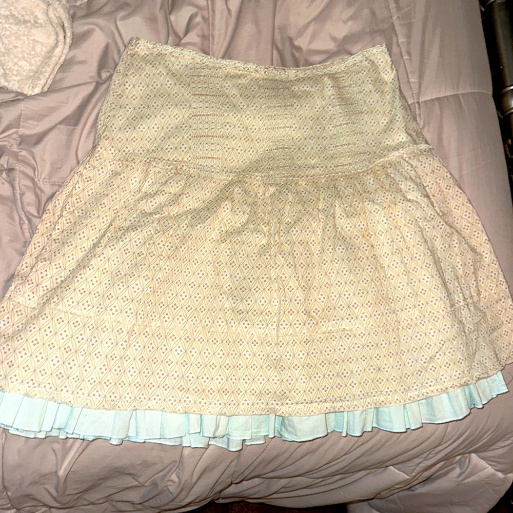 American Eagle outfitters size 4 skirt!Great condition super cute and flattering
